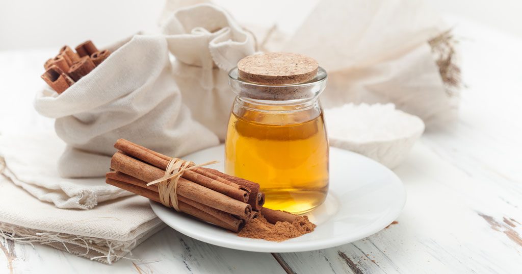 وصفة العسل والقرفة لتشقير الحواجب
